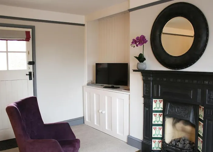 Tranquil Country Hotels Near Wells for a Scenic Escape