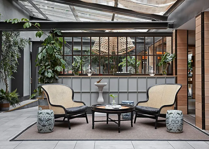 Best 5-Star Edinburgh Hotels in the City Centre